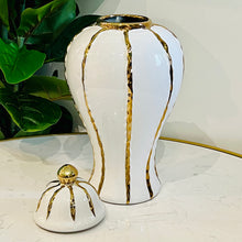Ginger Jar Medium with Lid in Gold and White Ceramic for Living Room or Kitchen Decoration