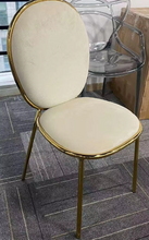 Modern Velvet Dining Chair with Gold Metal Legs, Oval Back Accent Chair for Dining Room, Bedroom, or Vanity – Off-White Upholstery, Elegant Home Decor Seating