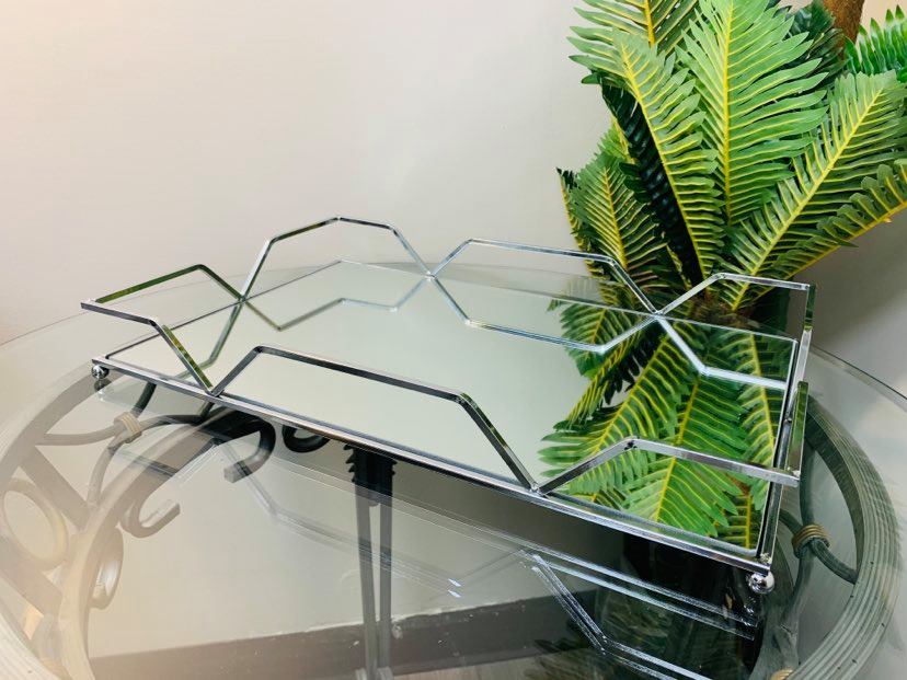 Tray Metal Stylish Mirror Design For Home Decor in Silver